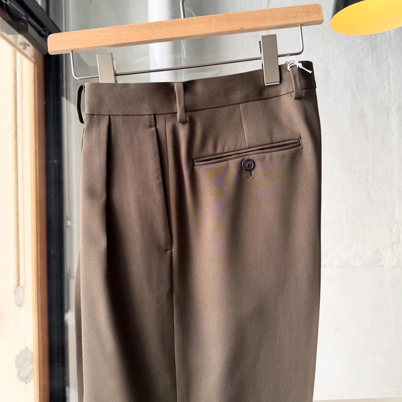 AURALEE LIGHT WOOL MAX GABARDINE TWO-TUCK SLACK AURALEE LIGHT WOOL MAX GABARDINE TWO-TUCK SLACK