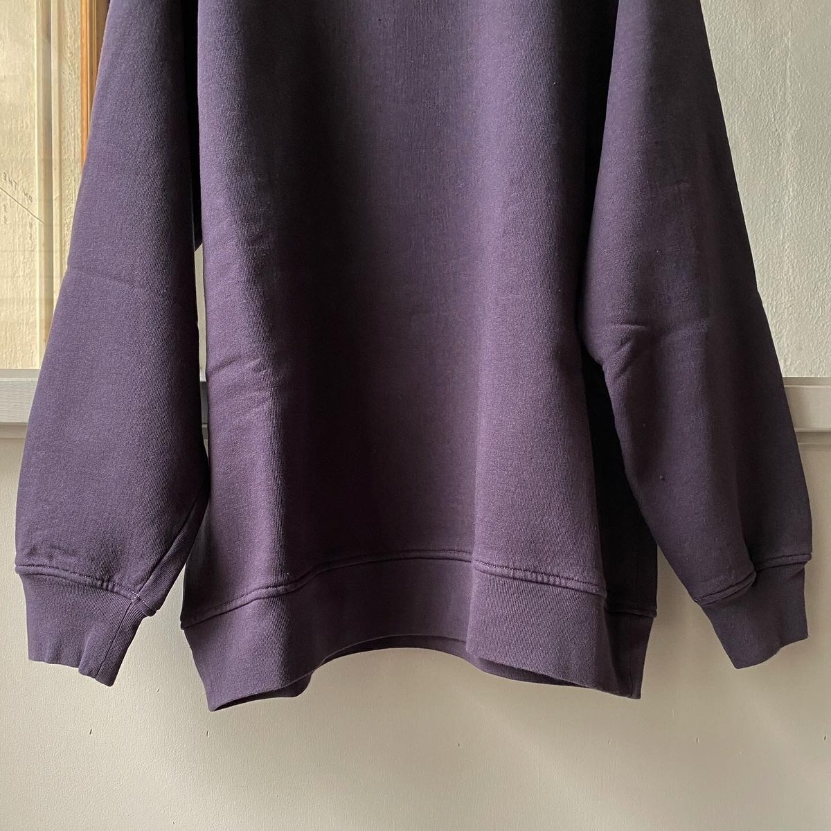 COMOLI コットン吊裏毛 クルーネック FADE NAVY | Less Higas COMOLI コットン吊裏毛 クルーネック FADE NAVY | Less Higas