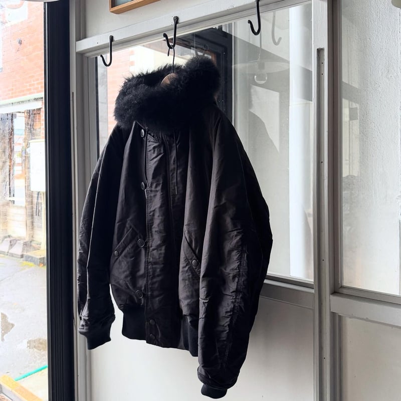 COMOLI コットンシルク ミリタリーフーデッドジャケット | Less