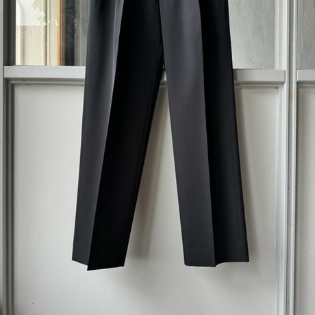 AURALEE　LIGHT WOOL MAX GABARDINE TWO-TUCK SLACKS