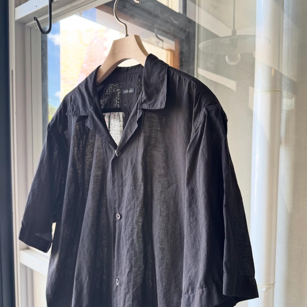 COMOLI KHADIコットン 半袖オープンカラーシャツ | Less Higashikawa