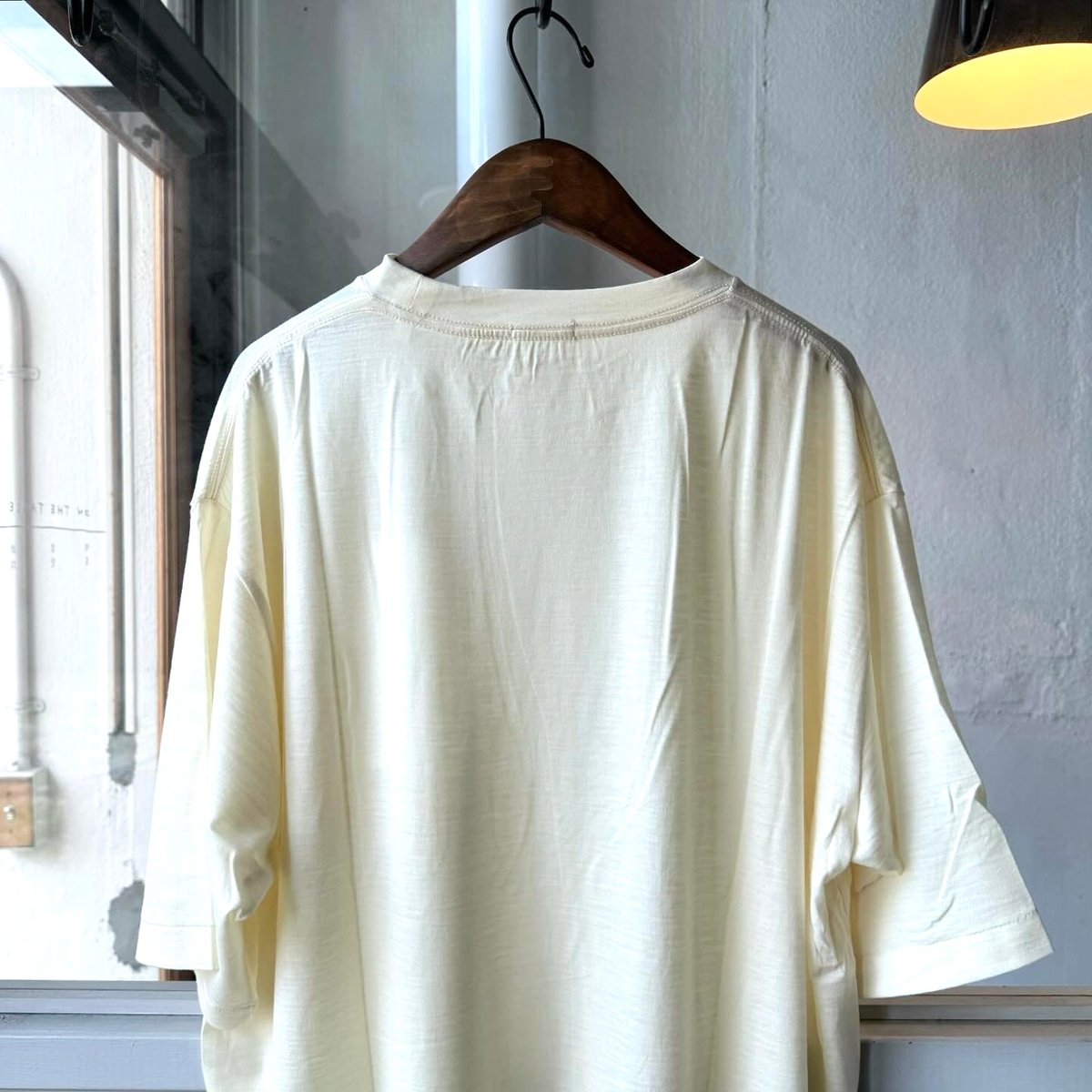 COMOLI サマーウール 半袖Tシャツ | Less Higashikawa