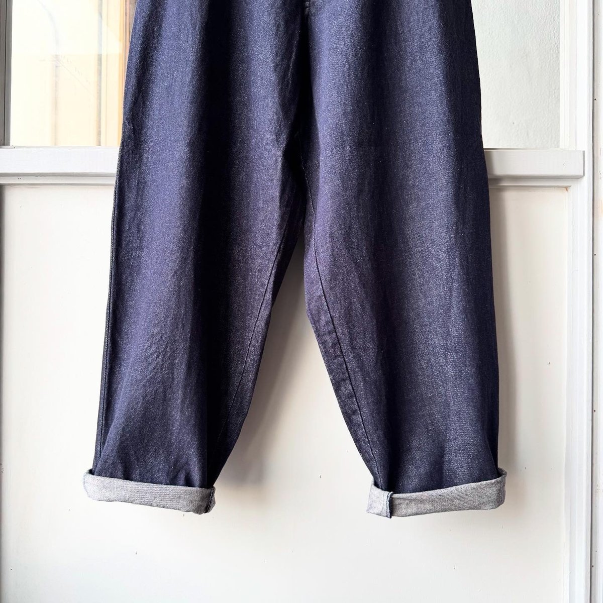 COMOLI ネイビーデニムテーパードパンツ　3 COMOLI ネイビーデニム テーパード パンツ, Navy – Navyblue