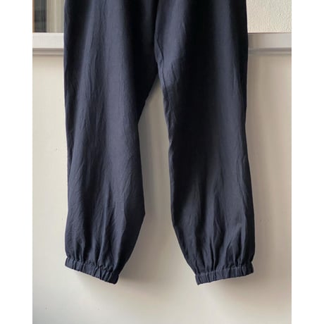 COMOLI  シルクネル  ドローストリングパンツ