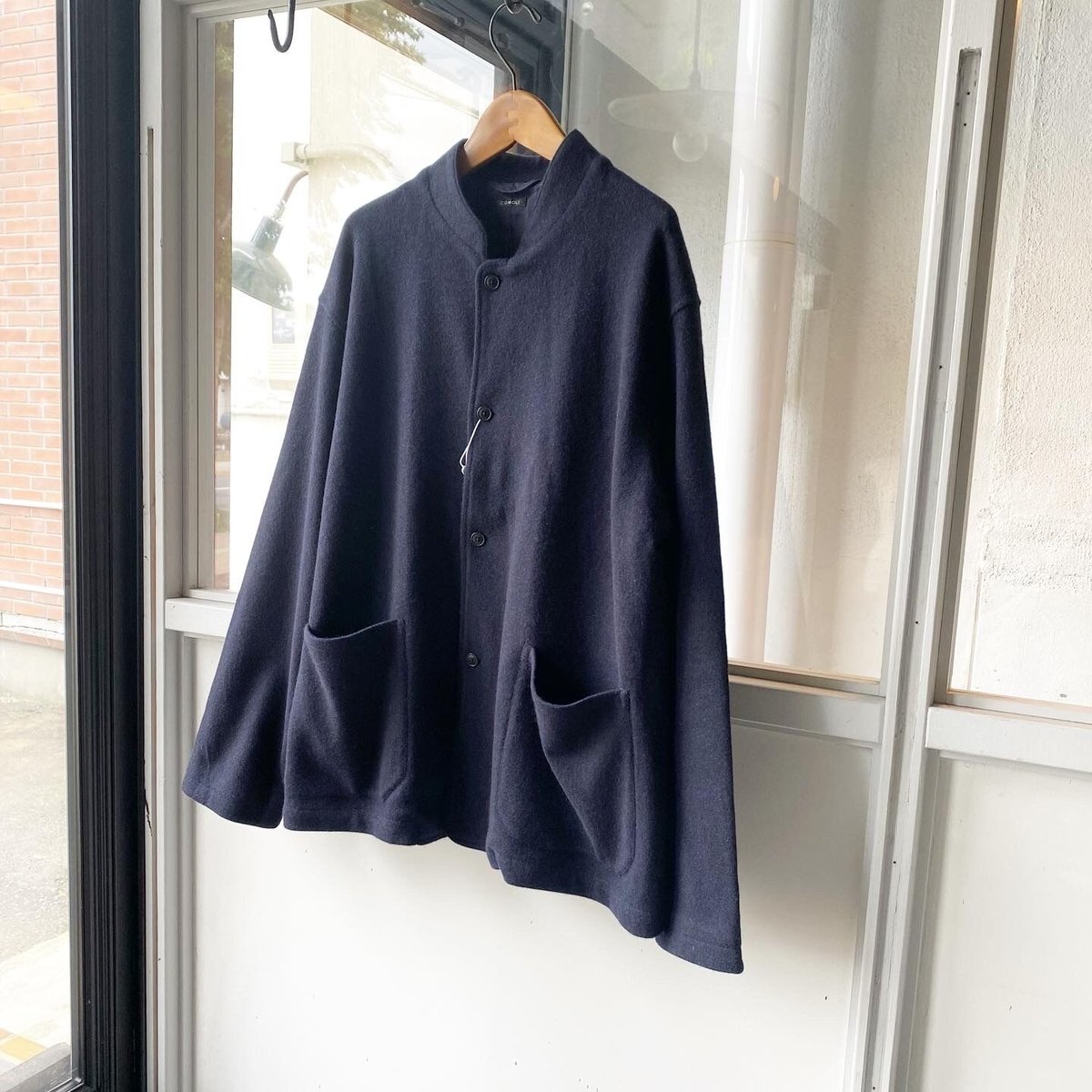 COMOLI カシミヤ スタンドカラーニットジャケット | Less COMOLI カシミヤ スタンドカラーニットジャケット | Less