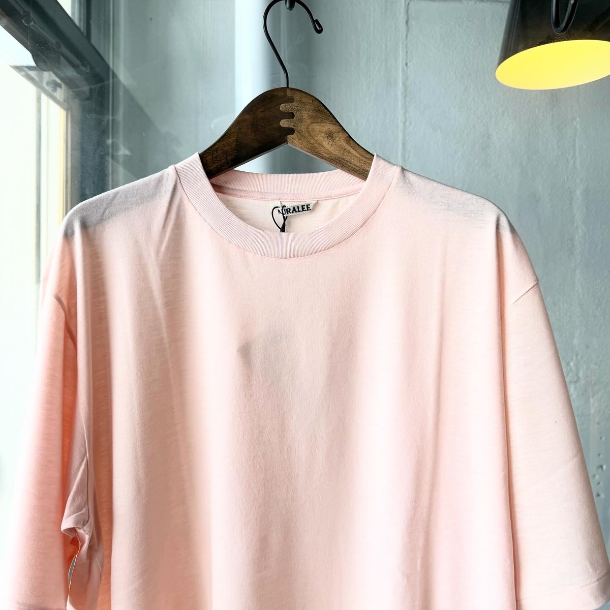 AURALEE SUPER SOFT WOOL JERSEY TEE | Less Higa...