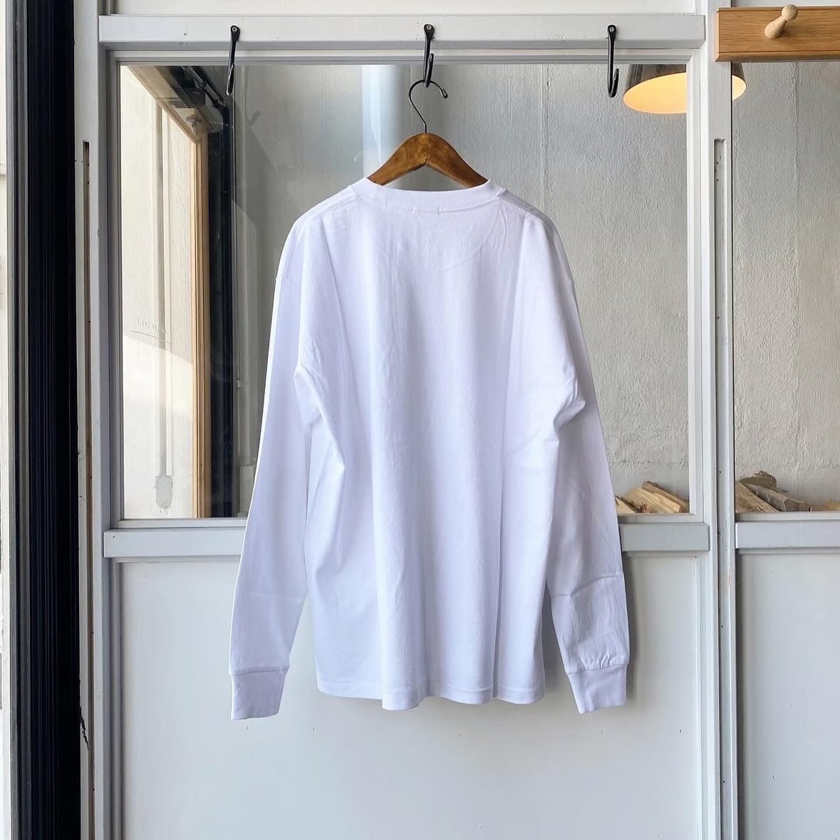 COMOLI コットンジャージ 長袖Tシャツ | Less Higashikawa COMOLI コットンジャージ 長袖Tシャツ | Less Higashikawa