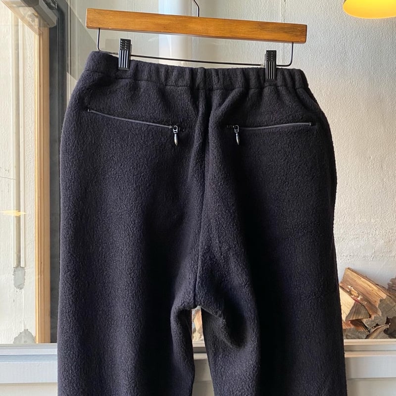 COMOLI ウールフリース トラックパンツ | Less Higashikawa