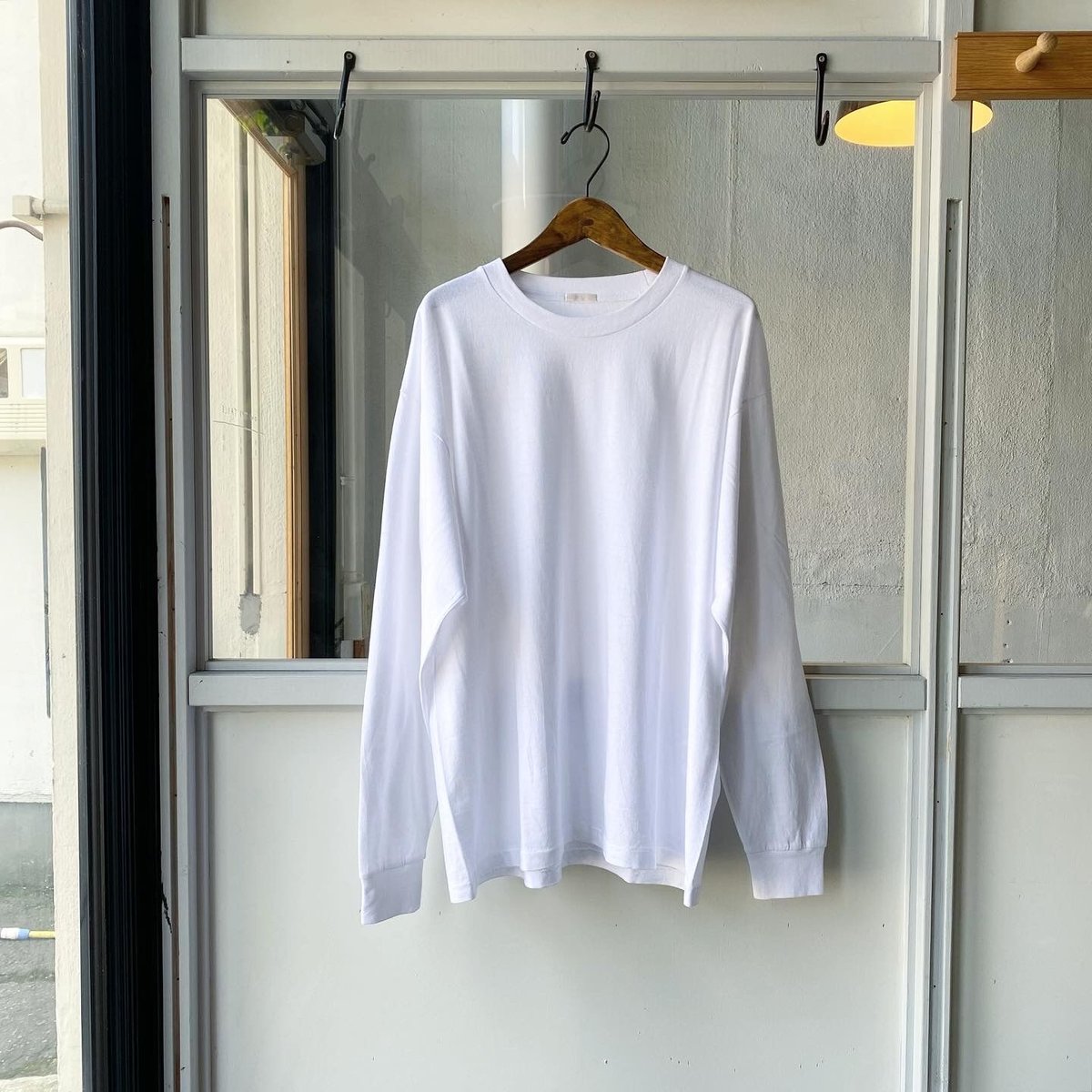 23aw COMOLI 空紡天竺長袖クルー White 2 Black 2セット COMOLI 空紡天竺 長袖Tシャツ | Less Higashikawa