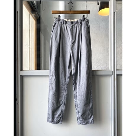 ゴーシュ　カツラギテーパードパンツ