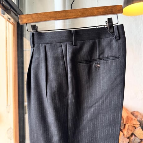 AURALEE　BLUEFACED WOOL TWO-TUCK SLACKS