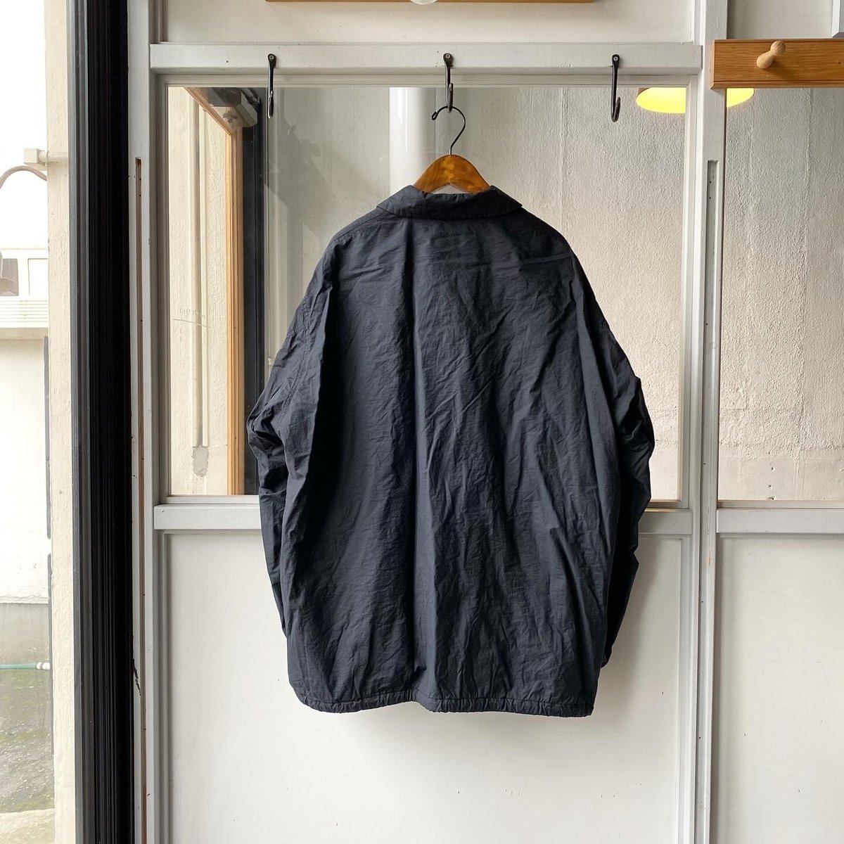 COMOLI コットンナイロン コーチジャケット | Less Higashikawa COMOLI コットンナイロン コーチジャケット | Less Higashikawa
