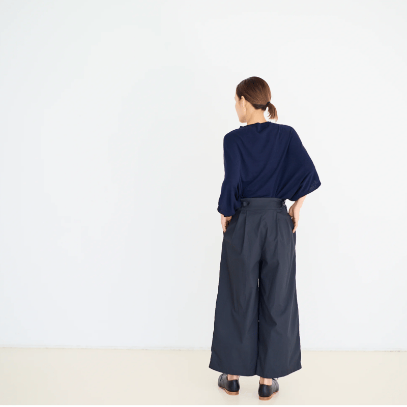 fruits of life サイドベルトタックパンツ / 褐色(ネイビー) | Less