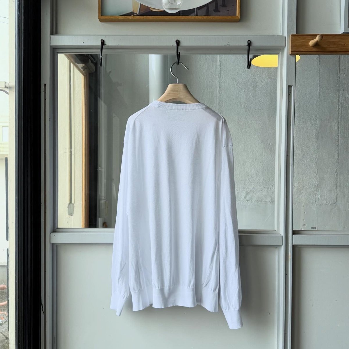 COMOLI コットン クルーネックニット | Less Higashikawa