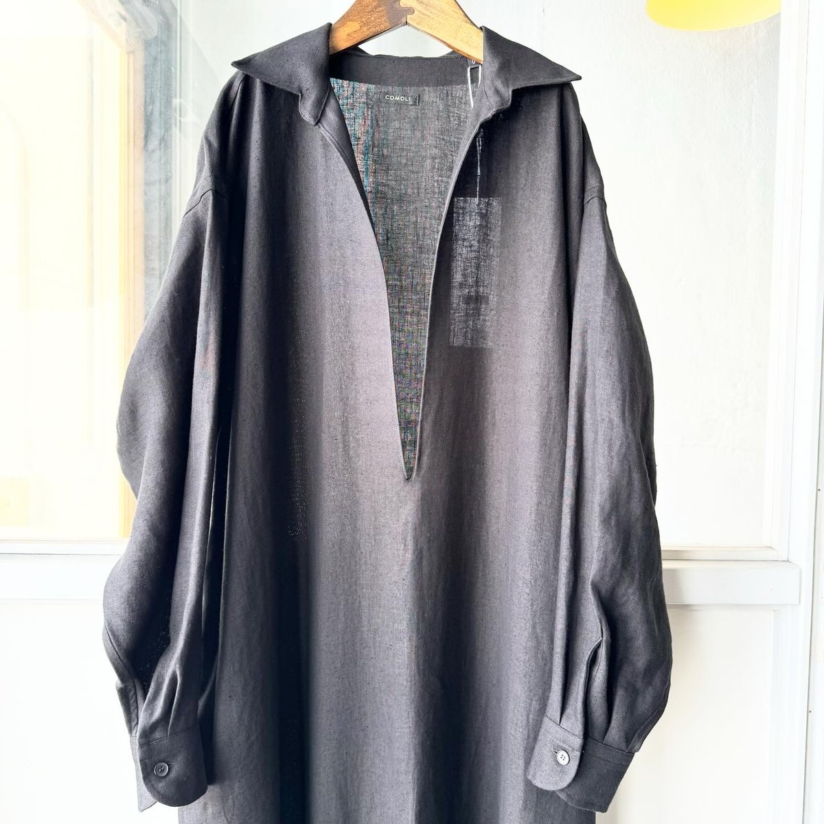 レア⭐️ 【本日限定 値下げ 】comoli カナパワンピース　0 ブラック COMOLI カナパ ワンピース | Less Higashikawa