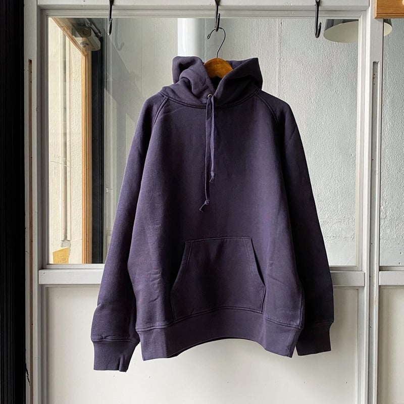 COMOLI コットン吊裏毛 パーカ FADE NAVY | Less Higashikawa COMOLI コットン吊裏毛 パーカ FADE NAVY | Less Higashikawa