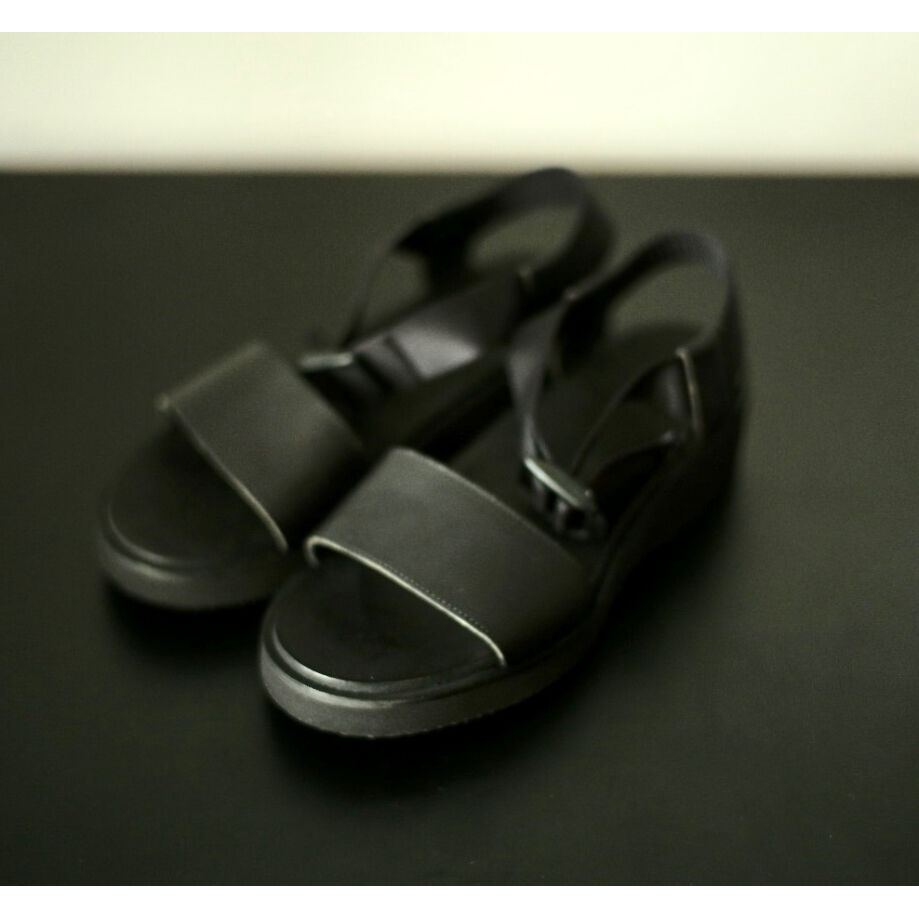FOOTWORKS Leather Sandal | Less Higashikawa