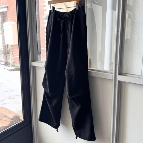COMOLI　モールスキン ニータックパンツ