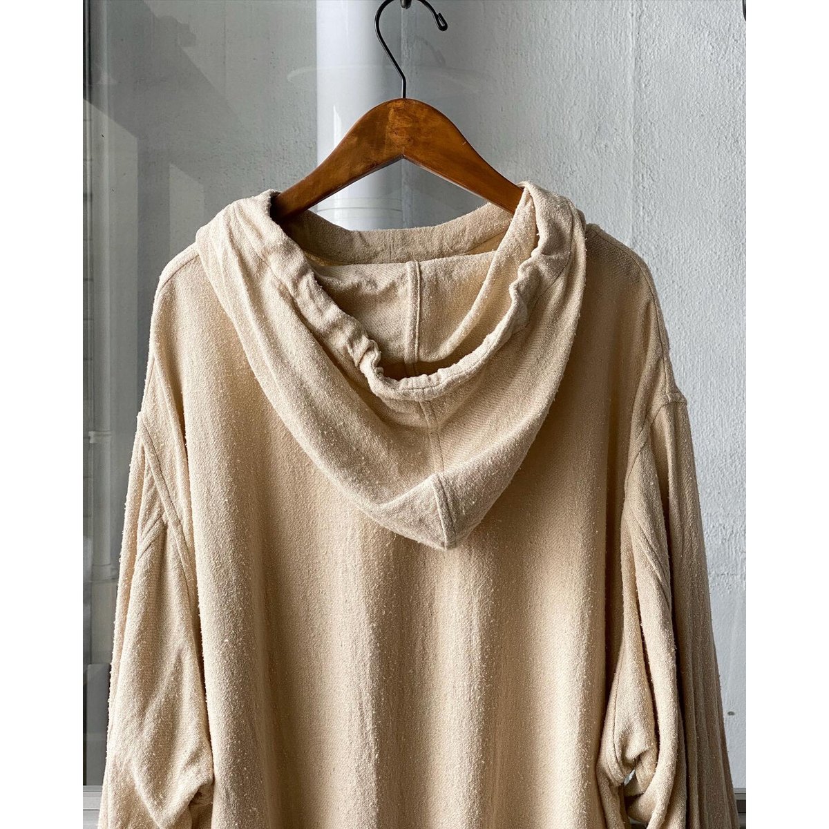 COMOLI シルクネップ ビエラ パーカー | Less Higashikawa