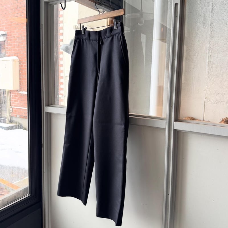 COMOLI ウールサージ パンツ | Less Higashikawa