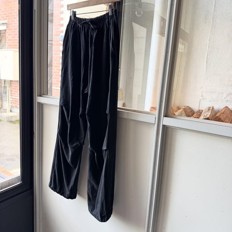 【美品】COMOLI コットンジャージニータックパンツ　25ss サイズ3 COMOLI コットンジャージ ニータックパンツ - DIMPLE