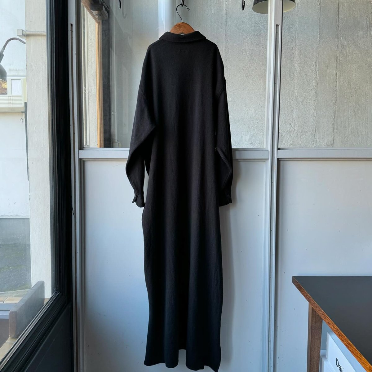 縮絨ウール ハーフジップワンピース　コモリ COMOLI ''縮絨ウール ハーフジップワンピース'' (BLACK) – THE