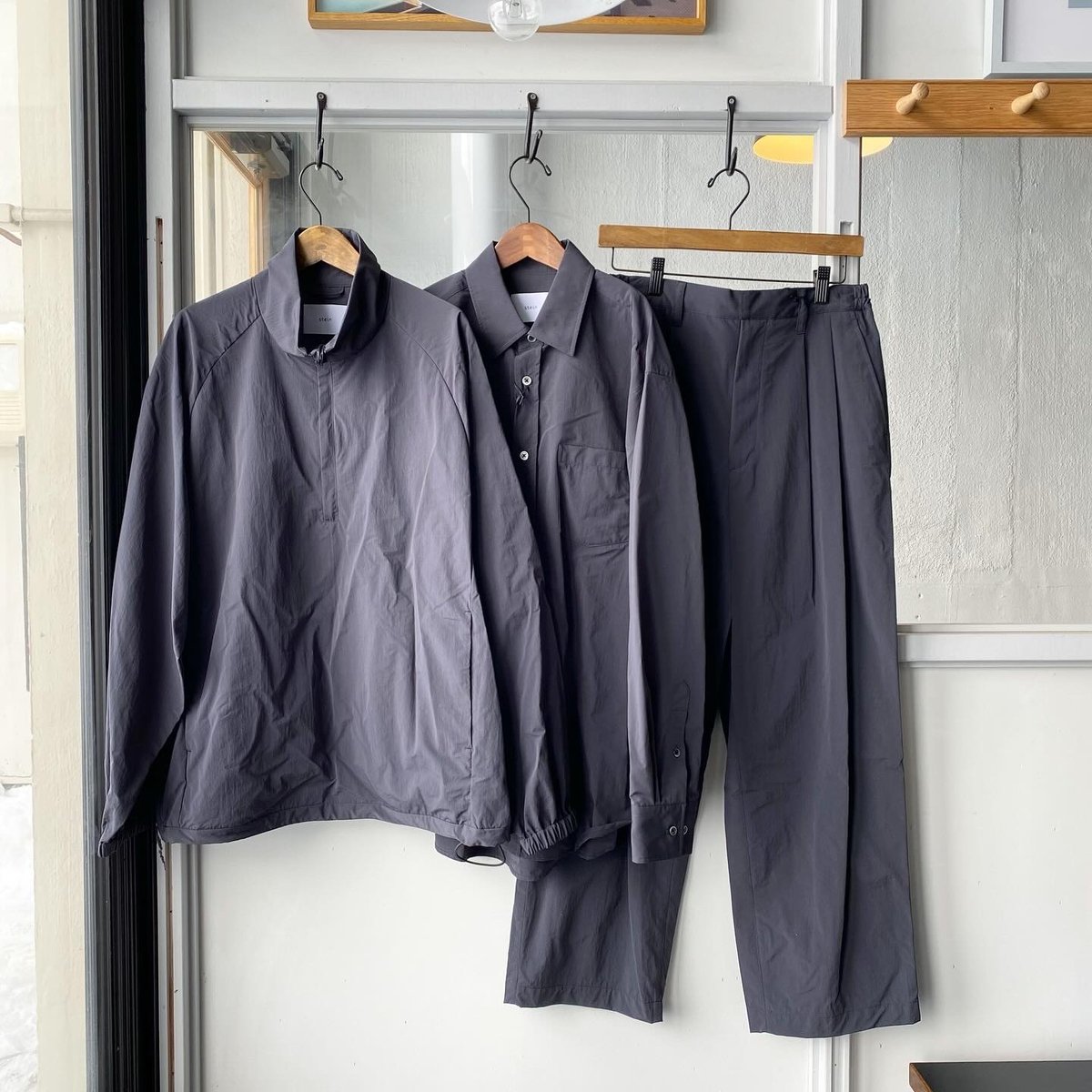 ssstein WINDPROOF NYLON WIDE EASY TROUSERS -