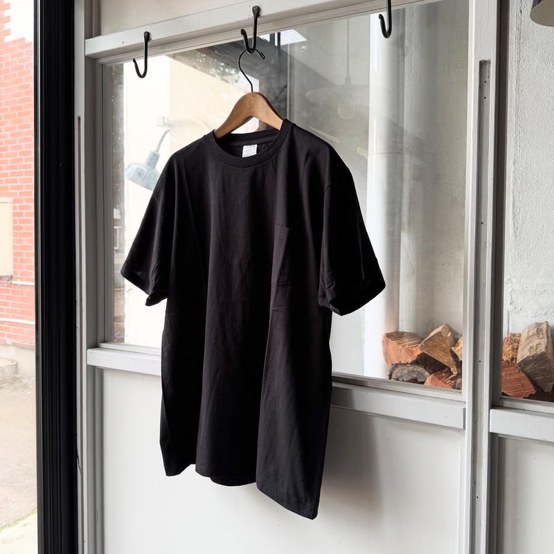 COMOLI サープラス Tシャツ | Less Higashikawa