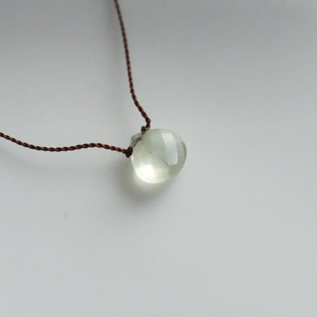 Margaret Solow 　Small Faceted Stone Necklace  Prehnite