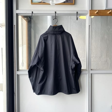 AURALEE　HARD TWIST POLYESTER SATIN LAMINATE ZIP BLOUSON