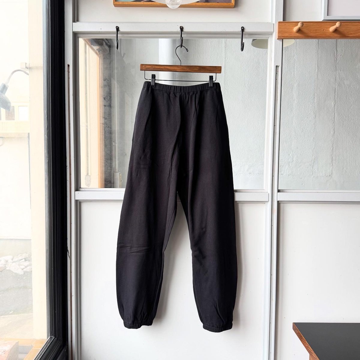 COMOLI LWコットン裏毛 パンツ | Less Higashikawa COMOLI LWコットン裏毛 パンツ | Less Higashikawa
