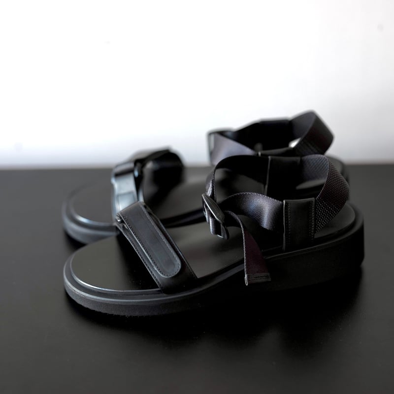 FOOTWORKS Leather Sandal Velcro Straps in Smoot