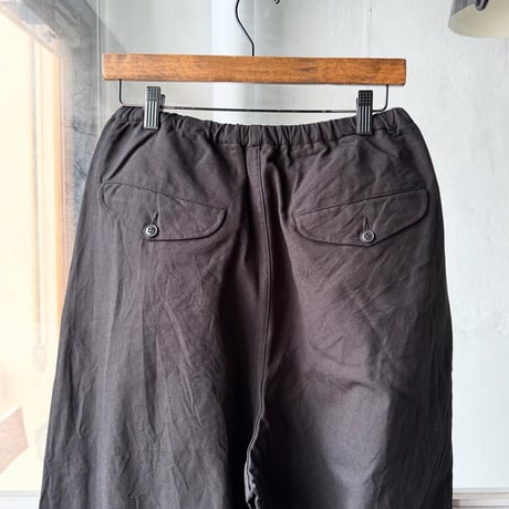 COMOLI　コットンダックス テーパードパンツ