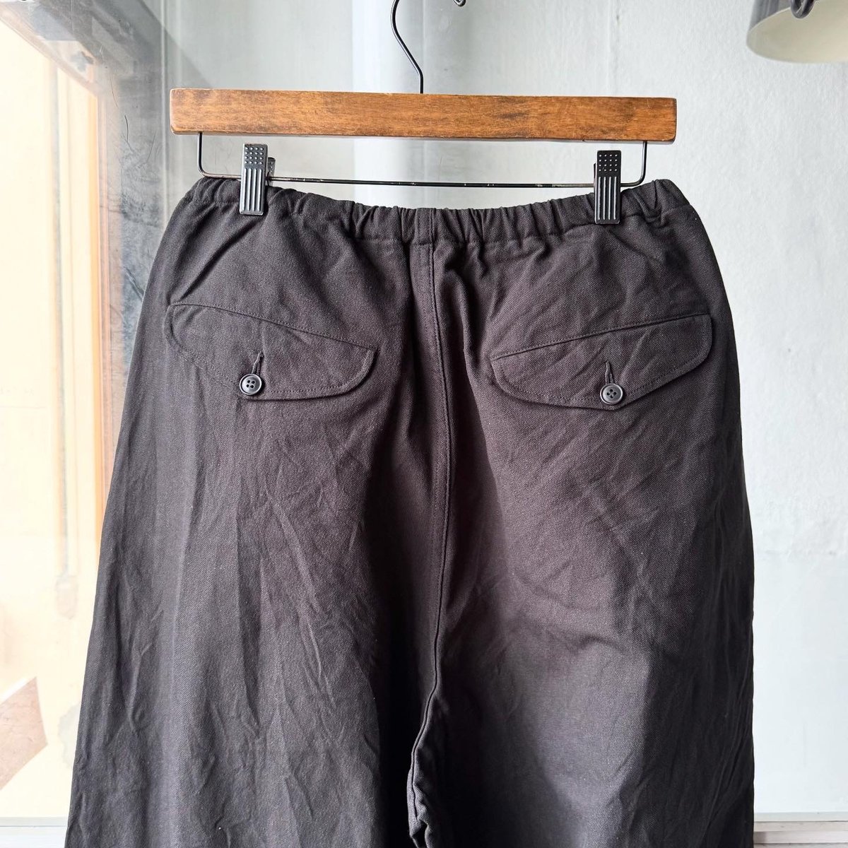 新品未使用25ss comoli コットンダックステーパードパンツ　サイズ3 COMOLI コットン ダックス テーパード パンツ, Black – Navyblue