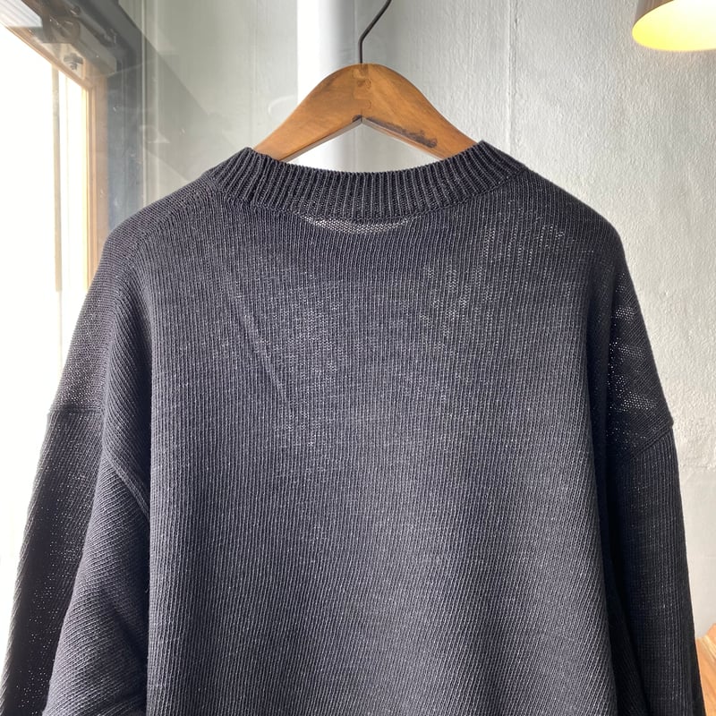 COMOLI ブラック クルーネックニット | Less Higashikawa COMOLI ブラック クルーネックニット | Less Higashikawa