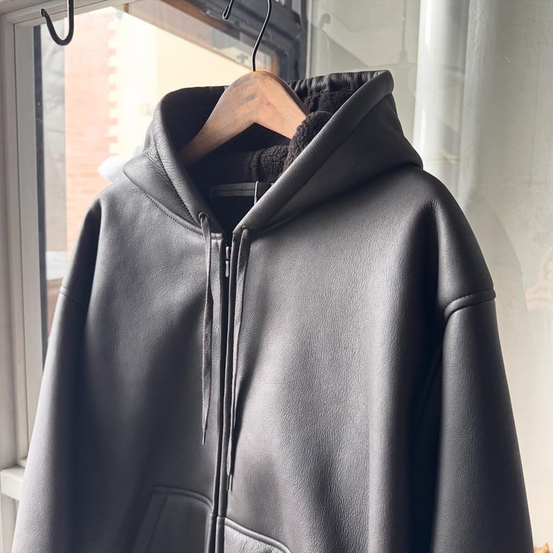 COMOLI シープスキン ジップパーカ | Less Higashikawa