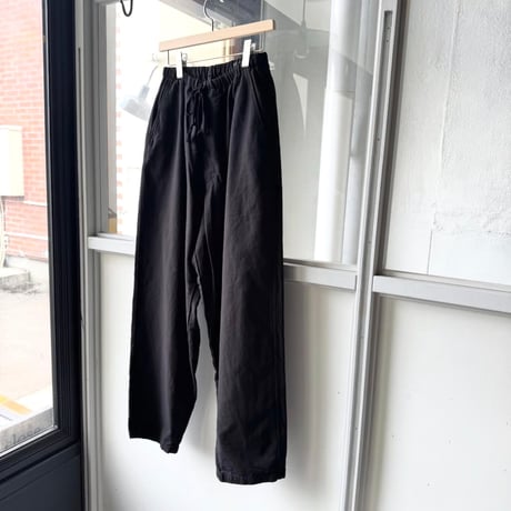 COMOLI　コットンダックス テーパードパンツ