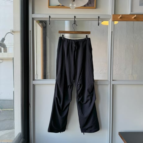 COMOLI　ウールニット ニータックパンツ