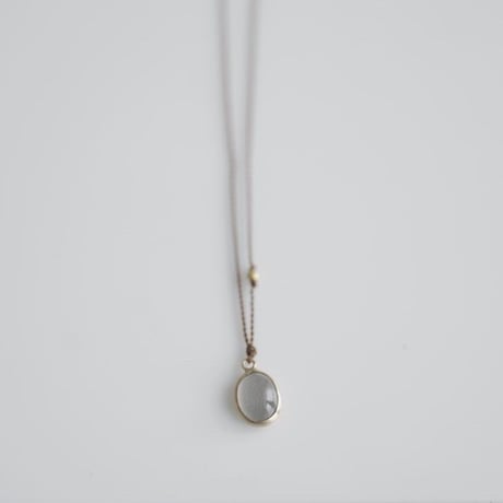 Margaret Solow 　 Enclosed Labradorite Cabochon Necklace
