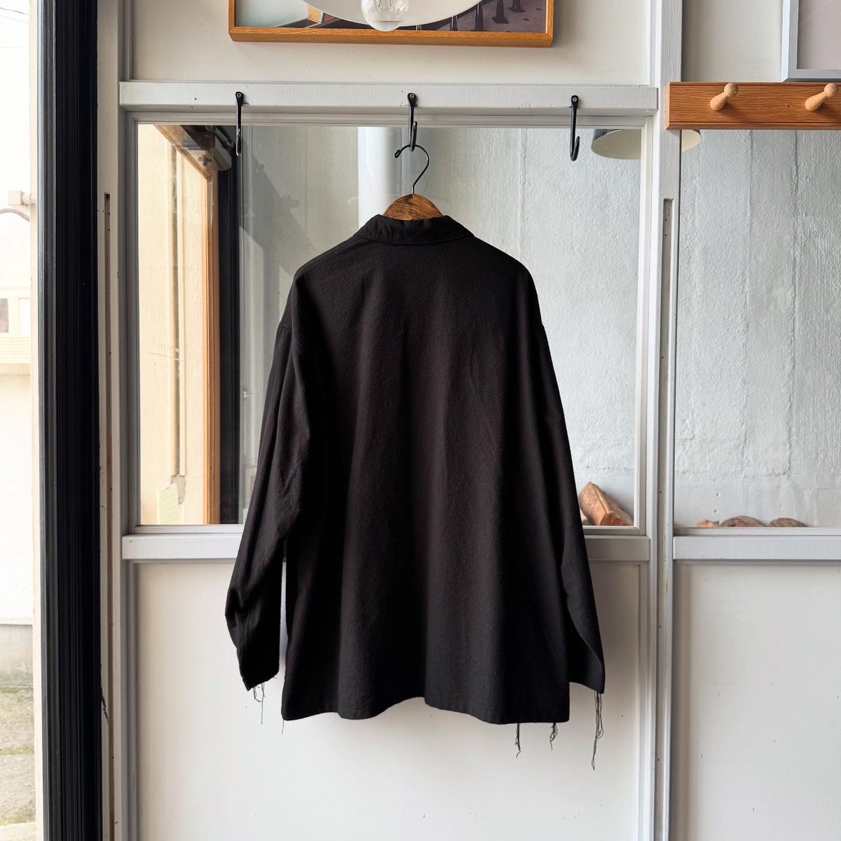 COMOLI コットンネル シャツジャケット | Less Higashikawa