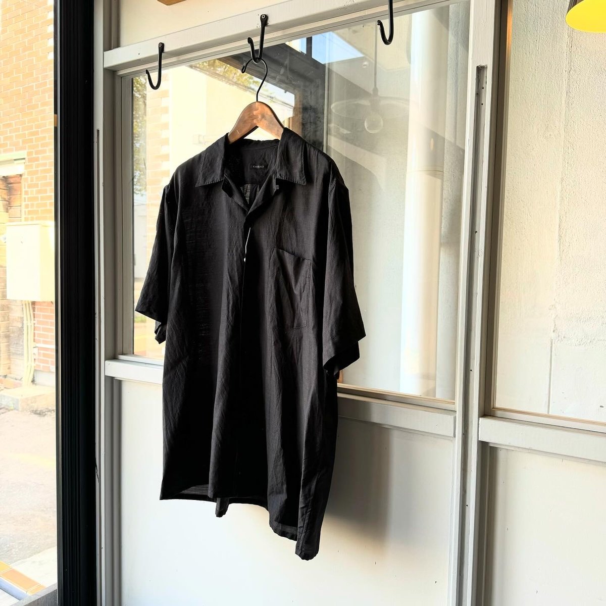 COMOLI ウールシルク 半袖オープンカラーシャツ COMOLI ウールシルク 半袖オープンカラーシャツ | Less Higashikawa