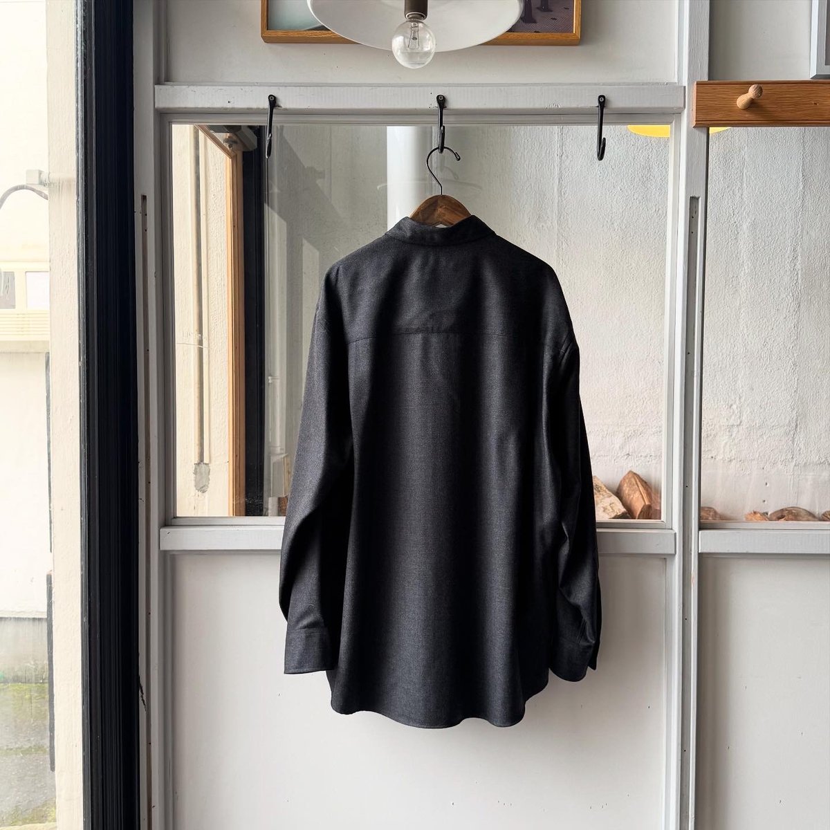 AURALEE SUPER LIGHT WOOL SHIRT | Less Higashikawa