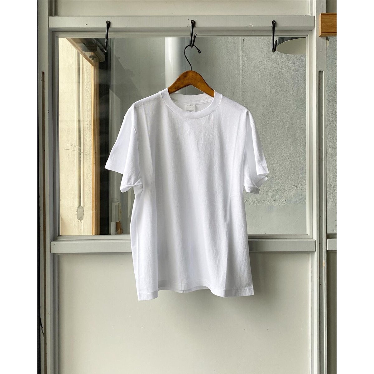 COMOLI SURPLUS Tシャツ | Less Higashikawa