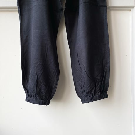 COMOLI　シルクネル ドローストリングパンツ