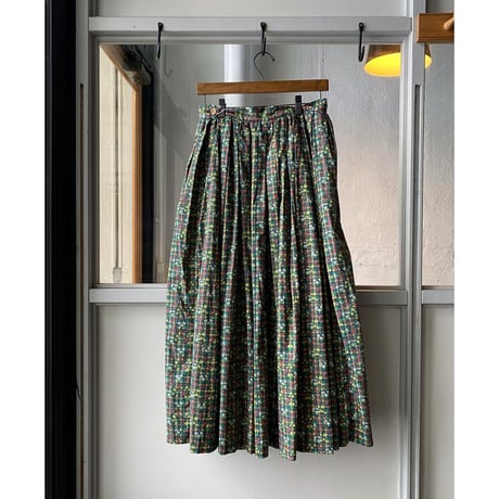 YAECA    [ WRITE ]    WOMENS  タックスカート (LIBERTY)