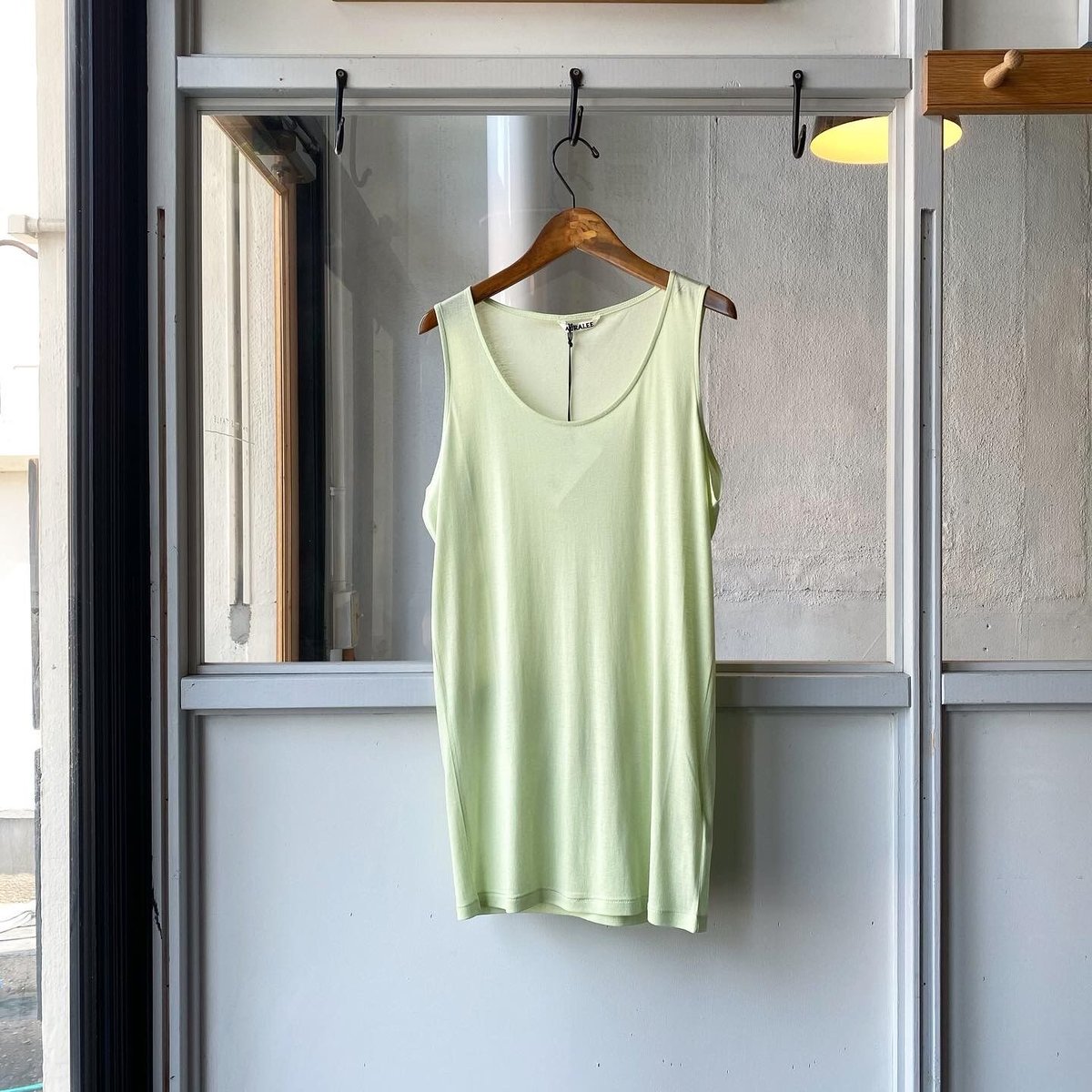 AURALEE GIZA SUPER HIGH GAUGE SHEER RIB TANK |