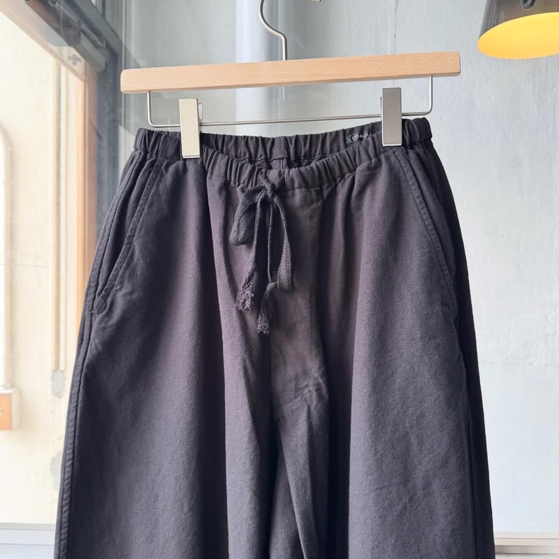 comoli コットンダックステーパードパンツ size2 COMOLI コットン ダックス テーパード パンツ, Black – Navyblue