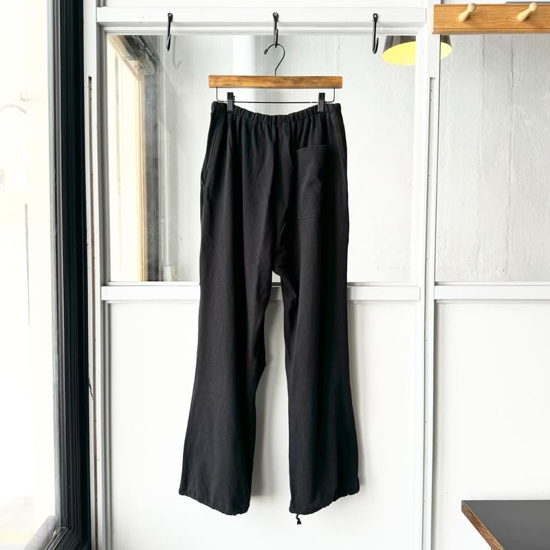 COMOLI コットンジャージ ニータックパンツ | Less Higashikawa COMOLI コットンジャージ ニータックパンツ | Less Higashikawa