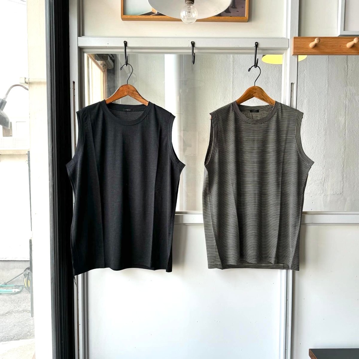 24SS COMOLI サマーウール ノースリーブ CHARCOAL COMOLI サマーウール ノースリーブ | Less Higashikawa