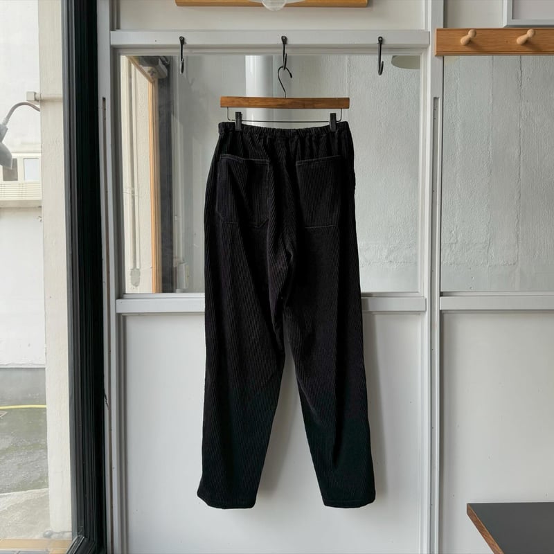 COMOLI コーデュロイ ドローストリングパンツ | Less Higashikawa COMOLI コーデュロイ ドローストリングパンツ | Less Higashikawa